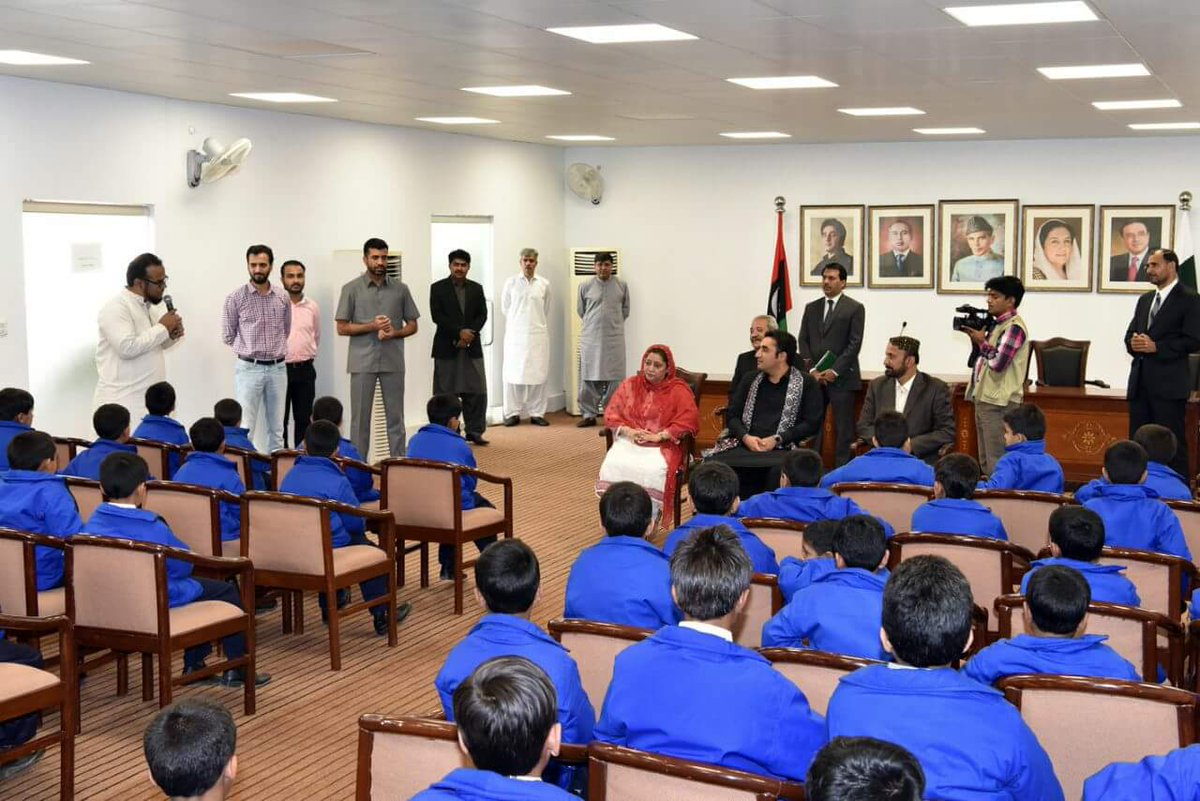 AamirNTalpur's tweet photo. Chairman PPP @BBhuttoZardari meets Orphan children of safa academy at khi after returning frm dubai. @BakhtawarBZ @AseefaBZ
#BIBIKaBeta https://t.co/JxhX6GWw80