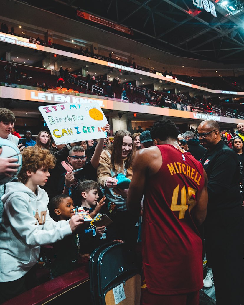 Whistle on X: Eastern Conference Player of the Week, DARIUS GARLAND  #LetEmKnow #DariusGarland