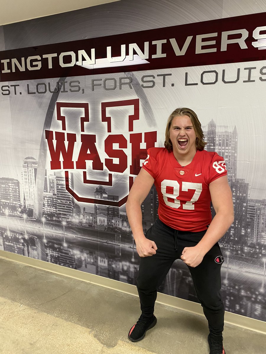 Had a great time in St. Louis last week visiting Washington University. Wash U has a great football program and a special coaching staff. Thank you <a href="/kindboml/">Larry Kindbom</a> <a href="/MuellerFBCoach/">Scott Mueller</a> <a href="/CoachAaronKeen/">Aaron Keen</a> <a href="/eastlaketitanFB/">Eastlake Titans Football</a>