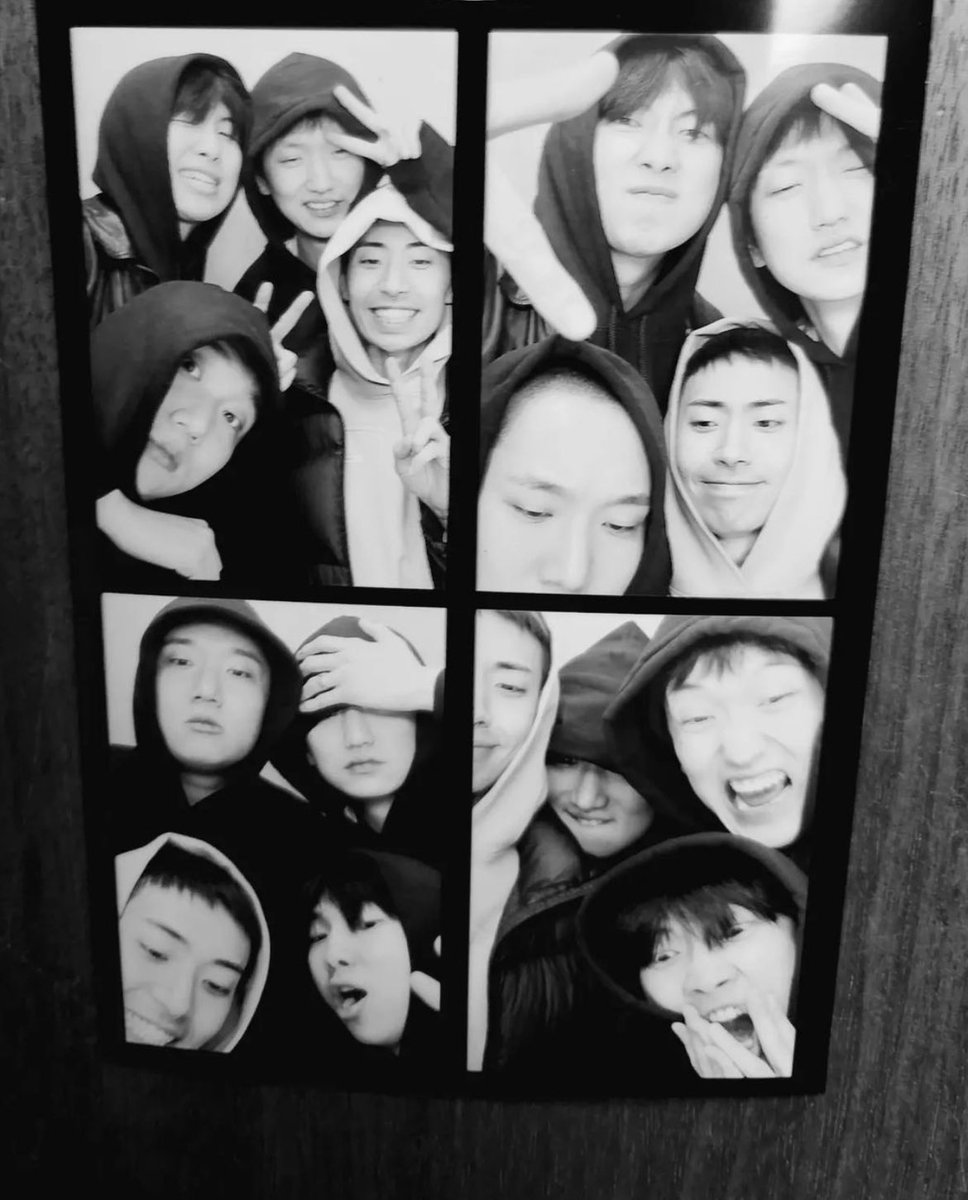 NamjoonRussia's tweet photo. Обновление IG #RKIVE 

– Привет 

Намджун поделился фотографиями с друзьями, с посещения музеев и кофейни Fritz, также рукописным письмом (перевод будет позже) 

#ComfortForJoon
LIVE LOVE WITH RM 
#RMValentineStream https://t.co/LUiZAeNvYU