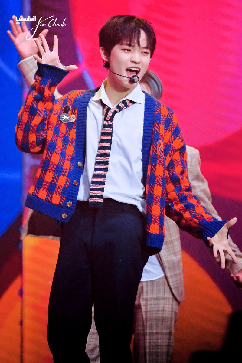 lesoleil_chenle's tweet photo. 230119 서가대 

😁😁

#NCTDREAM #CHENLE #쫑천러 #천러 #钟辰乐 https://t.co/uV3ovcjV5g