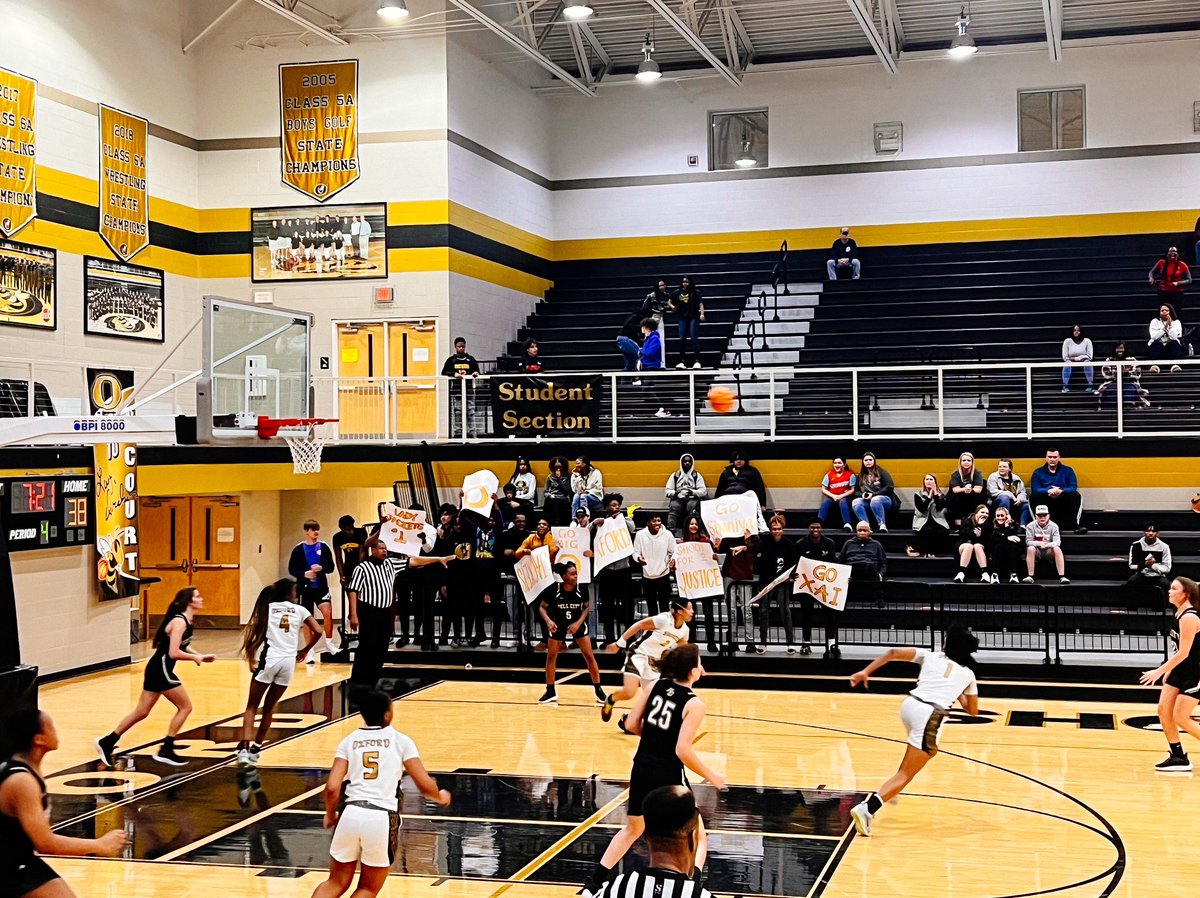 slparsons19's tweet photo. SWEET 1️⃣6️⃣ BOUND. So proud of the @OldGoldWBB team and the coaches who happen to be my favorite ladies ⭐️ #GoBigO #JourneyToState @OHSJackets1 https://t.co/FUrfdWxUIW