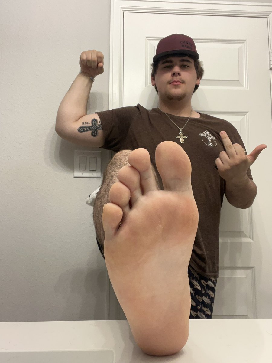 alphamastermax's tweet photo. Took some extra time off to better myself but look who’s back came to get what mines bow down and impress me you piggys #findom #cashmaster #feetmaster @MASTER_UPDATES @rt_feet @rt4dom @FindomAlphaRT @AlphaMaleWorld1 @MasterJockPromo @RT4Masters https://t.co/kJCJY9tsQx