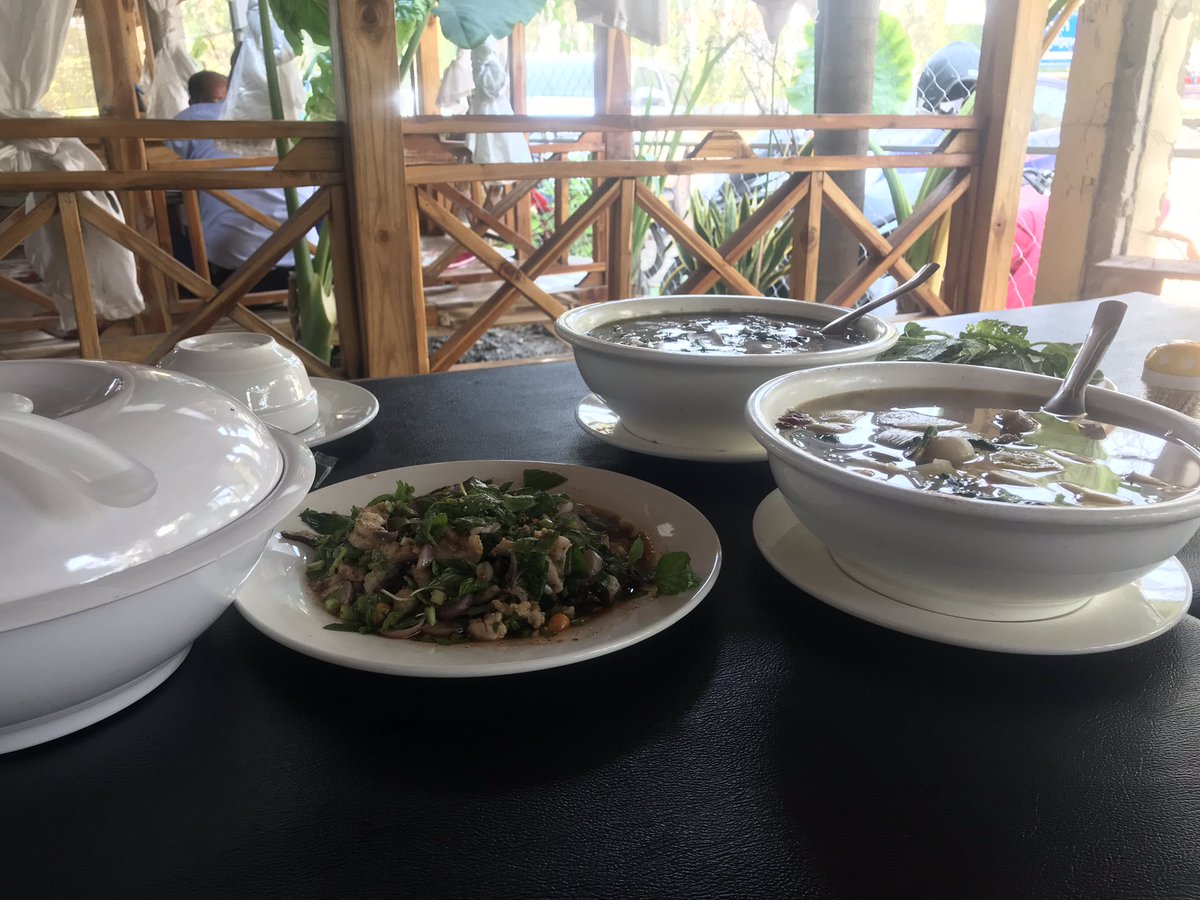 DZxsmulDECDKGsv's tweet photo. ສຸດທ້າຍກະບໍມາ ກິນຄົນດຽວກະແຊບ https://t.co/lLGvY7WJ74
