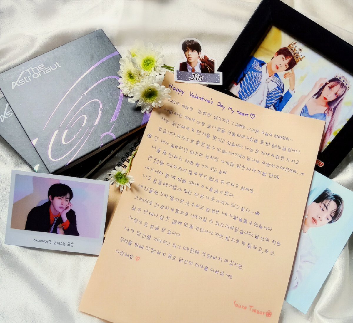 Trezar217's tweet photo. Seokjin ah~~My heart!! I miss you so much🥺
💌I hope you are staying happy and well...
>Be healthy and fulfill your enlistment<

~Here, I'll be wait till you come back
I love you my Heart🕊️🤍

THE ASTRONAUT WITH LOVE
#TheAstronautWeek
#LoveNotesForJin
#Dear_Jin_From_ARMY
#To_Jin https://t.co/lzuasYN9mn