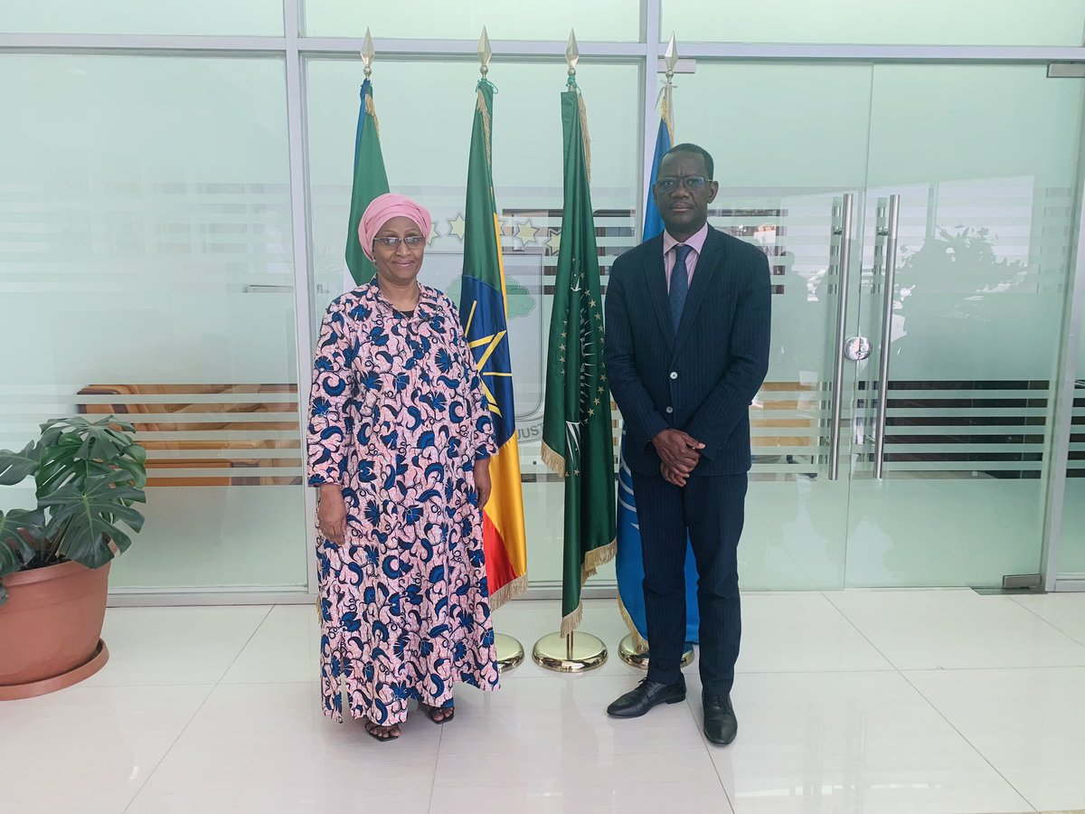 de_etiopia's tweet photo. Within the framework of the interest that HE #Obiang #Nguema #Mbasogo accords to humanitarian issues, we have spoken with the representative of the International Organization for Migration, #Aisa #Cisse at the headquarters of the Embassy of #Equatorial #Guinea in Addis Ababa . https://t.co/5pMVrSilIs