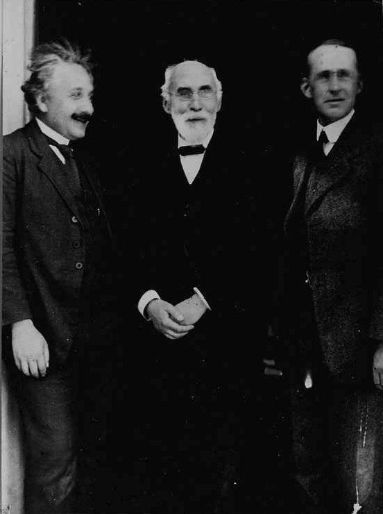 PhysInHistory's tweet photo. Physics Photo Of the Day:

September 1923, A. Eddington meets A. Einstein. The image shows A. Einstein, Hendrik Lorentz and Arthur Eddington, the relativity men. https://t.co/Qm2S3zNbiR