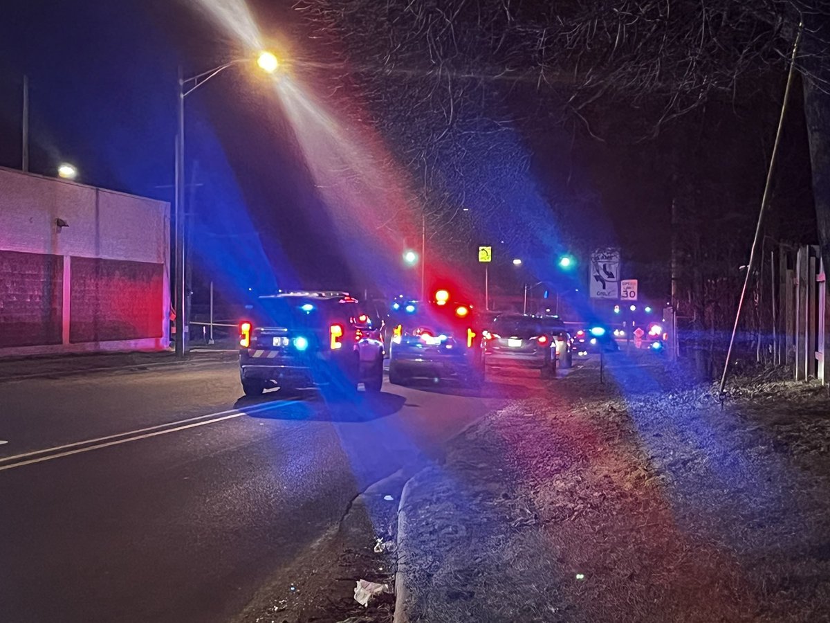 Down off Lake Lansing and Larch right now and there’s a very heavy police presence. The road is completely blocked off down Lake Lansing.