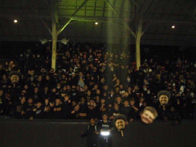 odeastudentpage's tweet image. BLACK OUT TOMORROW AGAINST BEACH
GAME IS AT LAKE WASHINGTON HS AT 5
ATTENDANCE IS MANDATORY 
#BEACHCLOSED