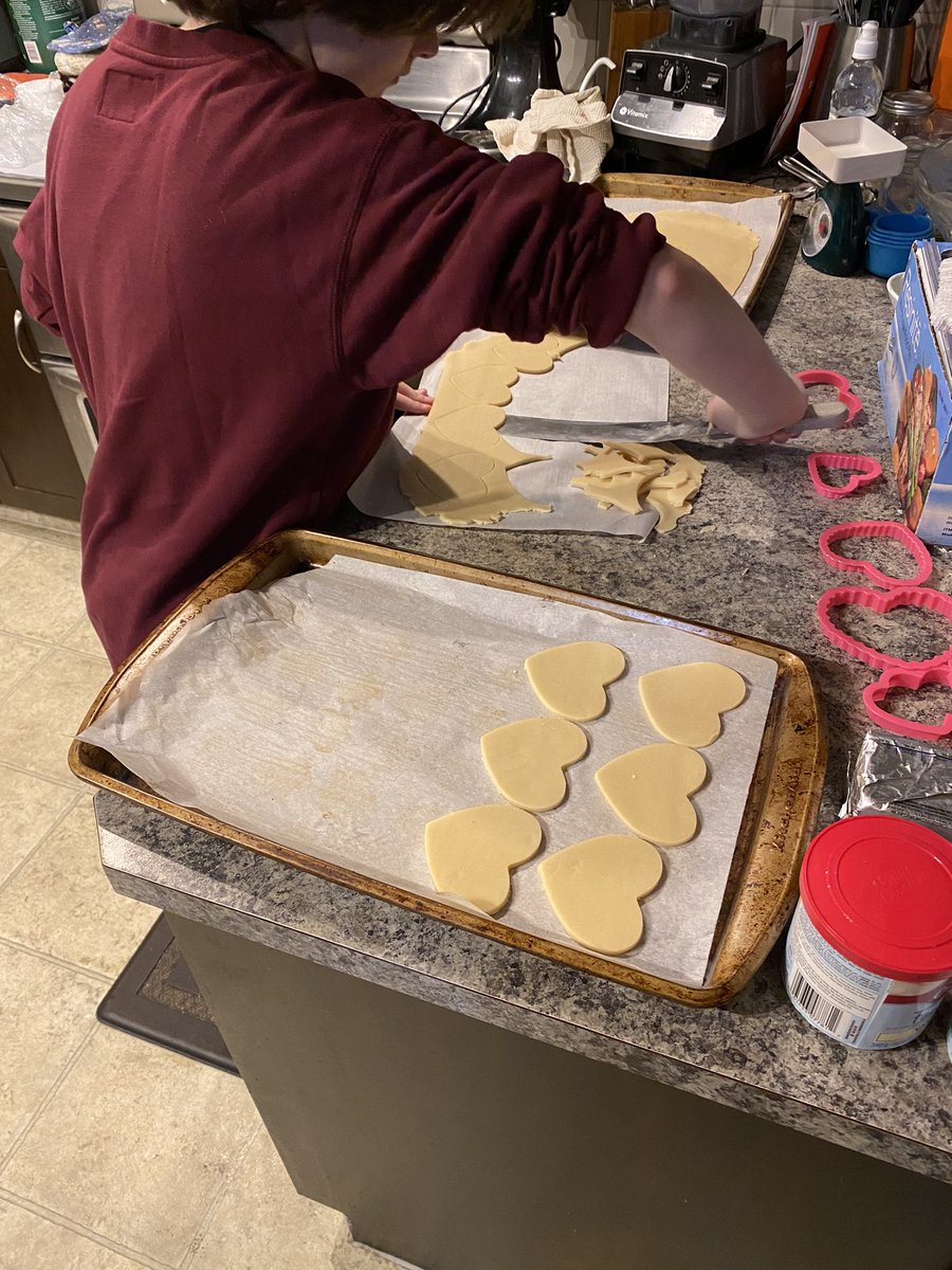 arpad56nagy's tweet photo. I love this age. Hockey practice one hour, making cookies for her besties, the next. #kids #thisisthegoodlife #hockey #baking #ValentinesDay https://t.co/MFnpwTXYhN