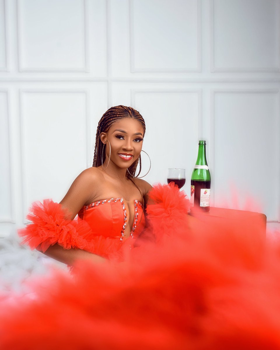 queenkofficialg's tweet photo. Love planted a rose and the world turned sweet #14february #queenkofficialgh https://t.co/uBHrJyk5LZ