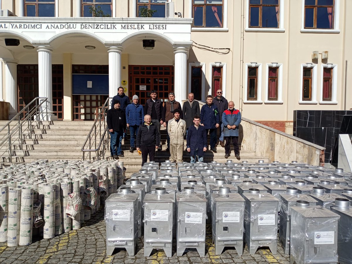 Çok Şükür bitirdik
Öğrenci Öğretmen ve Hayır severlerin katkılarıyla 4 gün gibi kısa bir sürede 100 adet sobayı tamamladık #Hatay ımıza bugün gönderiyoruz.
<a href="/prof_mahmutozer/">Mahmut Özer</a> <a href="/nznsener/">Nazan ŞENER</a> <a href="/RizeVali/">T.C. Rize Valiliği</a> <a href="/emen_engin/">Engin Emen</a> @MeslegimHayatim