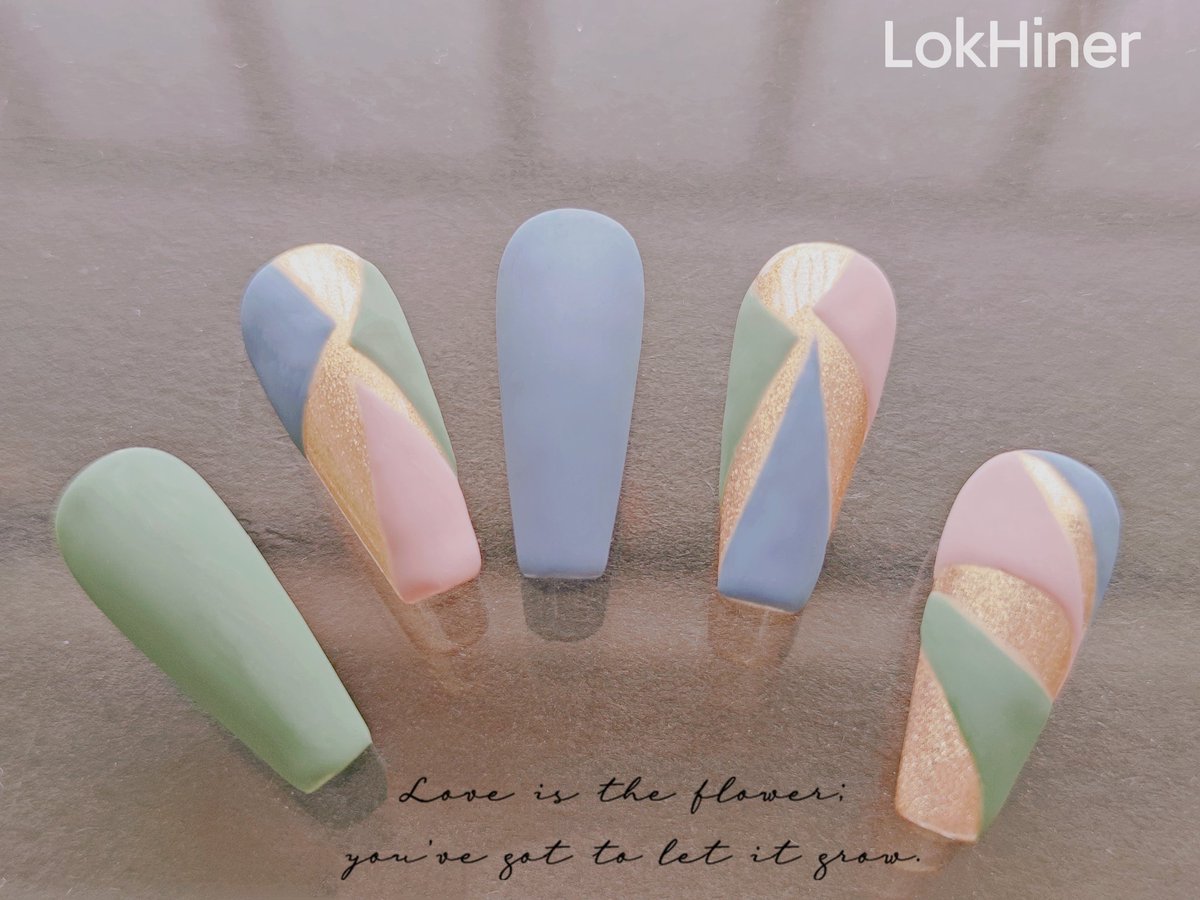 LokHiner's tweet photo. Geometry & Contrast colors & Matte top. Shiny and elegant.😘
#geometrynails #contrastcolors #mattetop #LokHiner #forestgreen #nudecolor #indigocolor #mattenails #shinynails #nailpolish #nails2023 #nailworld #gelnailart #gel #gelpolish #gracegel #elegantgel #hotgirlnails https://t.co/Cl53qSFLcq