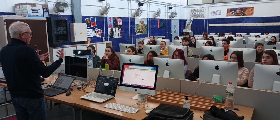 PalmartERP's tweet image. Palmart con los futuros profesionales gráficos del instituto Ciutat de L´Aprenet de Valencia.

El  2 de Febrero tuvo lugar un interesante encuentro educativo entre los alumnos de este centro de enseñanza y la marca líder en software de gestión para la industria gráfica.
