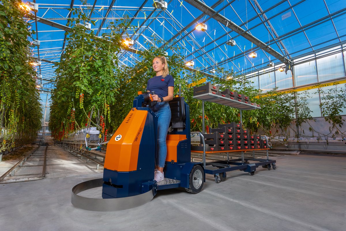 Love at first sight 😍: meet the BeMotion BeTrac. A reliable, strong electric tow tractor to bring your harvesting trolleys from the greenhouse to the processing area. berghortimotive.com/en/harvest-a-t…

#bemotion #betrac #harvestandtransport #futureproof #logisticsolutions #efficiency