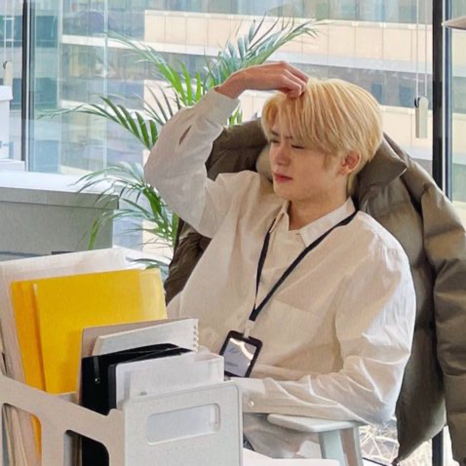 และนี่คือเจ้าหมารอเวลาเลิกงาน