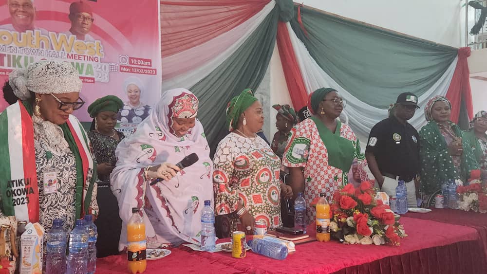 TitiCampaigns's tweet photo. Imole Women: it's was a joyous moment seeing all Southwest Women converge at Osun State Capital, Osogbo to spread the message of the Unifier @atiku to #RecoverNigeria. I was ably represented by Barr Funmi Lamuye and the Women PCC headed by Hon Hajia Hadiza Adado https://t.co/tpAApPMdyB