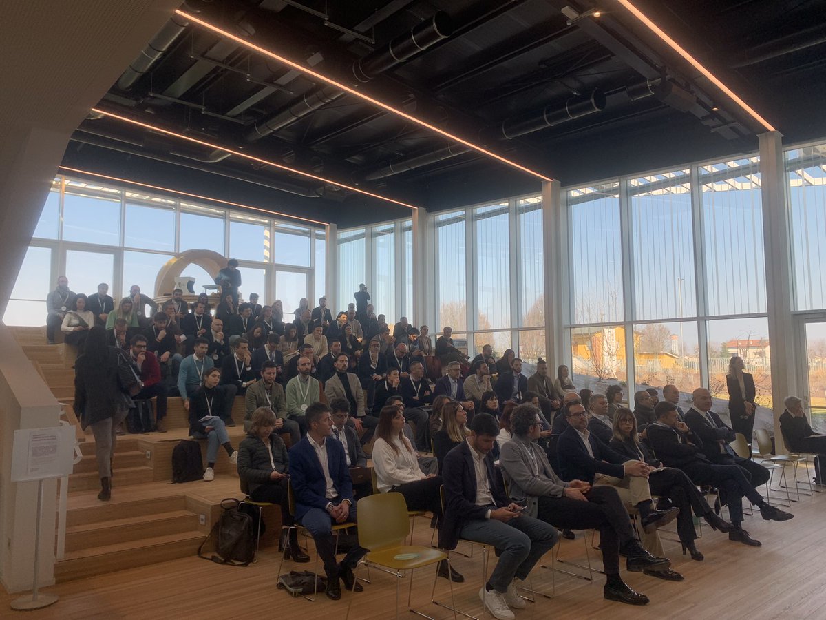 Oggi al #CIRFOODDISTRICT il demoday della prima call per startup promossa da #CIRFOOD.
Le 10 giovane imprese selezionate si presentano e domani scopriremo la vincitrice!

#CIRFOODDISTRICTLOVESITEAS #StayTuned