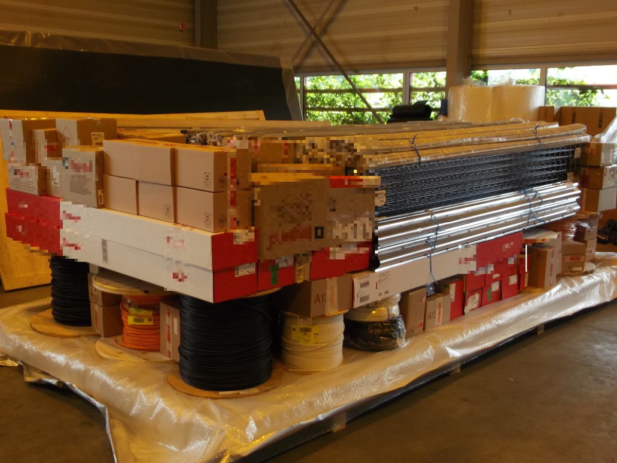 embalsace's tweet photo. Embalsace présente l'emballage en caisse de matériel en vrac destiné à l'export international. 

Contactez nous au 03 88 69 59 17 pour plus d’informations.

#emballage #embalsace #industriel #bois #caisse #quality #foryou #work #Packaging #calage #design #Hoerdt #Cernay #site https://t.co/eO0g9A4NCJ