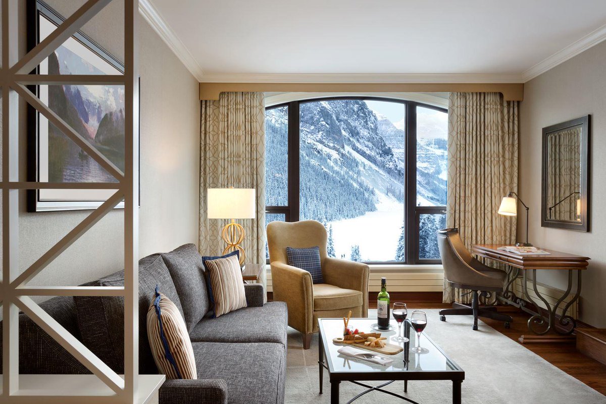 Happy Valentine's Day!💘

Surely the Fairmont Chateau Lake Louise is one of the most romantic ski hotels in the world? Where would you go to treat the one you love?

ski-i.com/canada/lake-lo…

#fairmontchateaulakelouise #albertacanada #tailormade #valentinesday2023