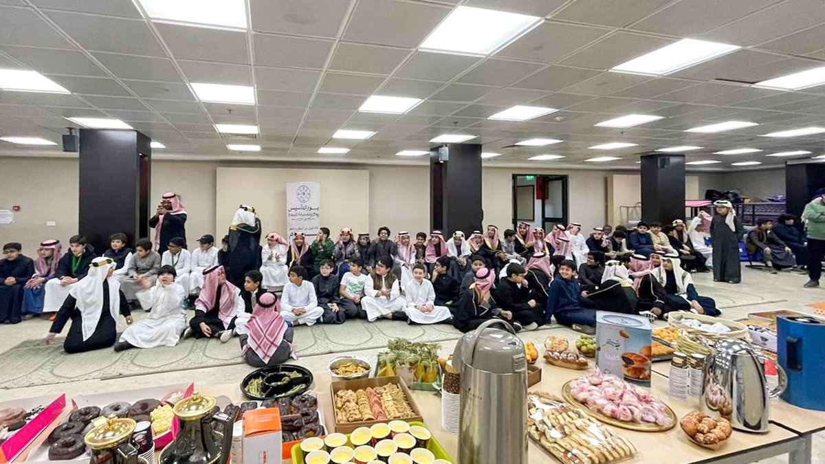Najdschools's tweet photo. المرحلة الابتدائية، والاحتفاء بيوم التأسيس السعودي https://t.co/Rd9umaVFc3