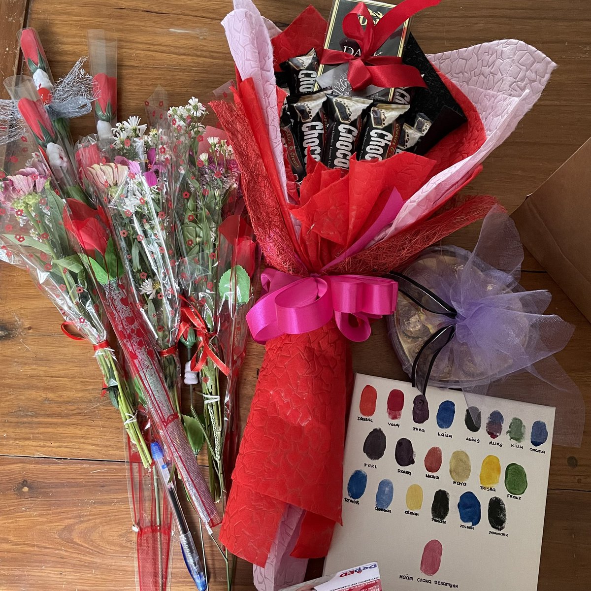 cidrawrr's tweet photo. The sweetest thing is being remembered on Valentine’s Day by your students. ❤️

Thank you mga anak! I appreciate and love you all! 😘 #ValentinesDay2023 https://t.co/KZwZFzG66L