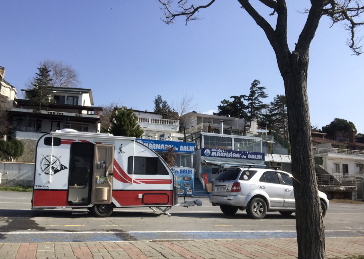 Bu karavanın kime zararı varda şikayet ediyor millet zaten evinde zor kalıyor canı burnunda <a href="/ibbzabita/">İstanbul Büyükşehir Zabıta</a> <a href="/ekrem_imamoglu/">Ekrem İmamoğlu</a> <a href="/beylikduzubeltr/">Beylikdüzü Belediyesi</a> <a href="/beykamp2/">beykamp</a>