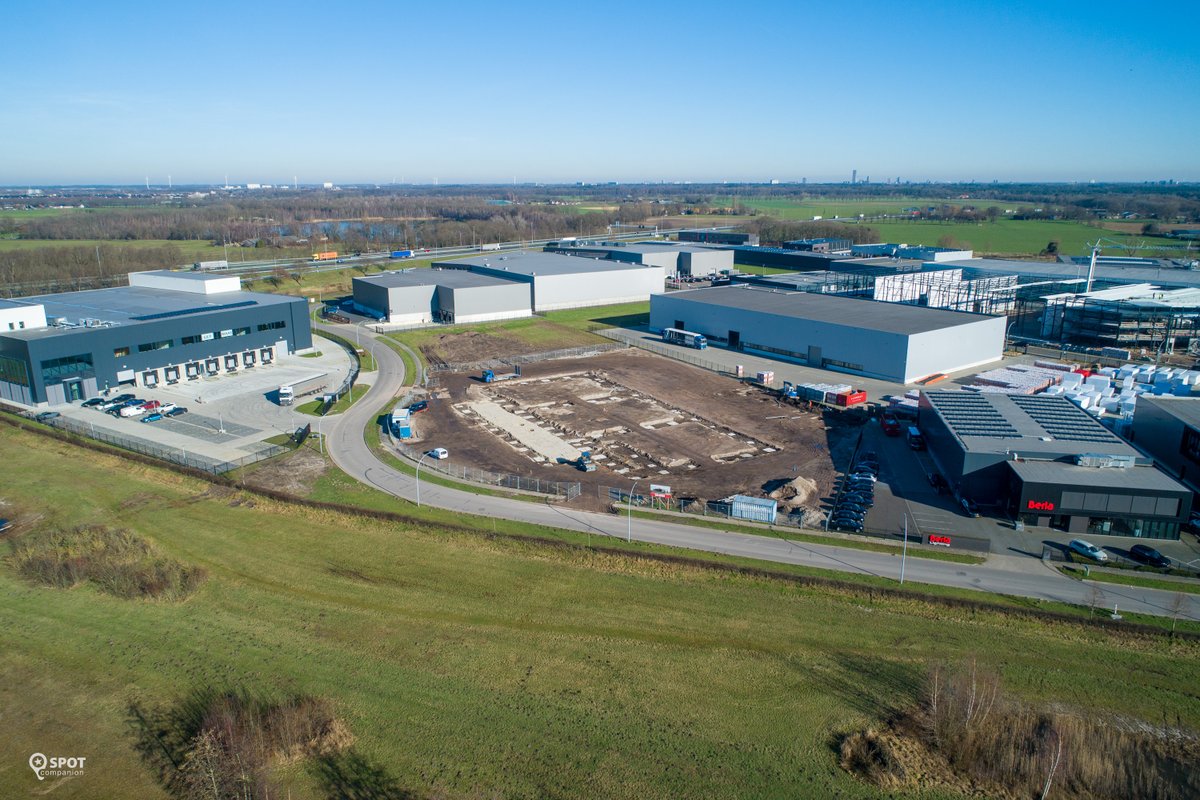 We mogen binnenkort weer een nieuwe onderneming verwelkomen op ons bedrijvenpark. De nieuwbouw van Govers Koeltechniek is gestart door Valeres. Inspirerende nieuwe buren, gelegen tussen Berla Lighting en Lily Maas.

#bedrijvenpark #gilze