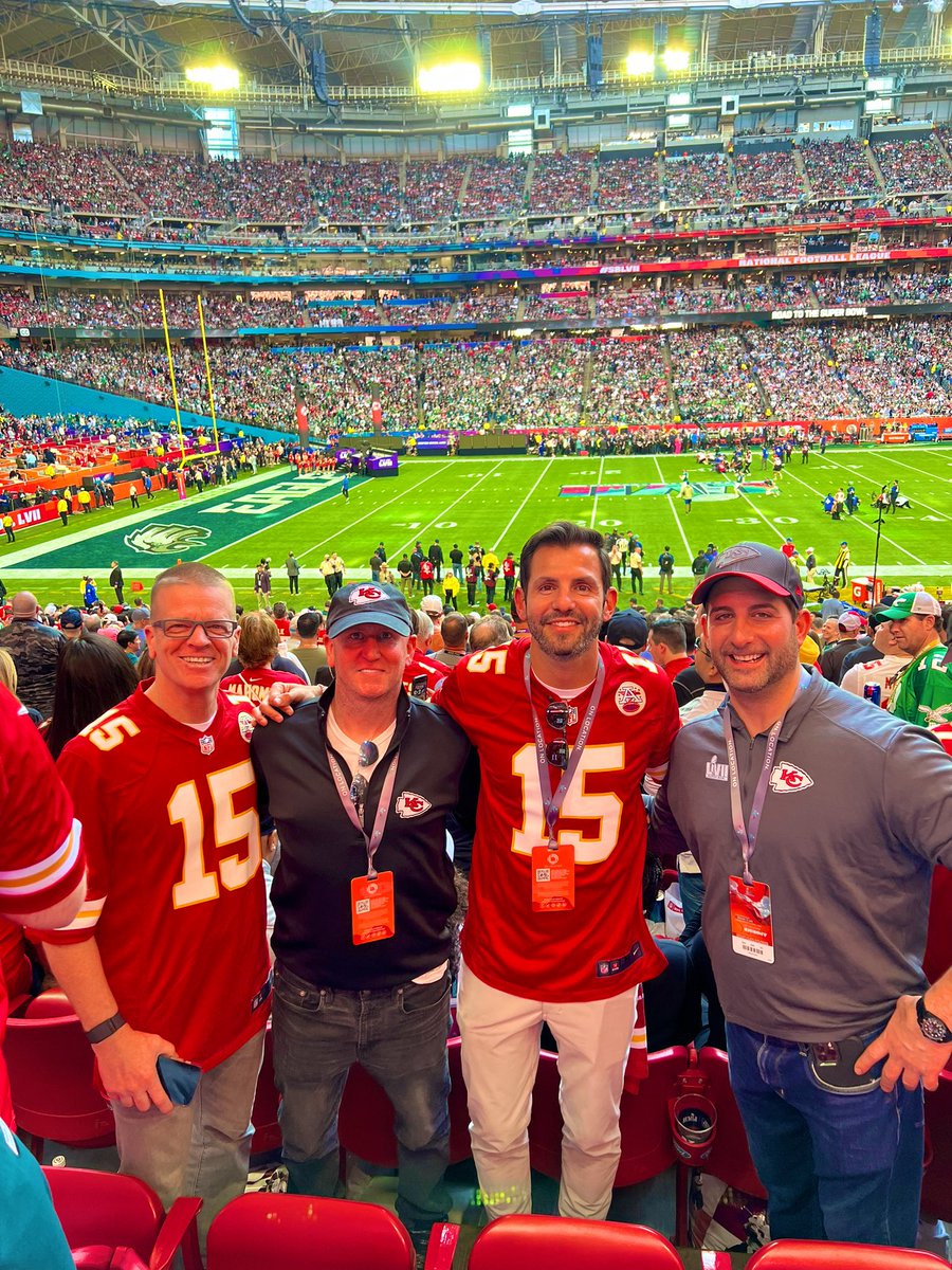 Daronism's tweet photo. Witnessed history. What an unforgettable experience! #ChiefsKingdom #SuperBowl #lifeisgood https://t.co/1stjY2LXRL
