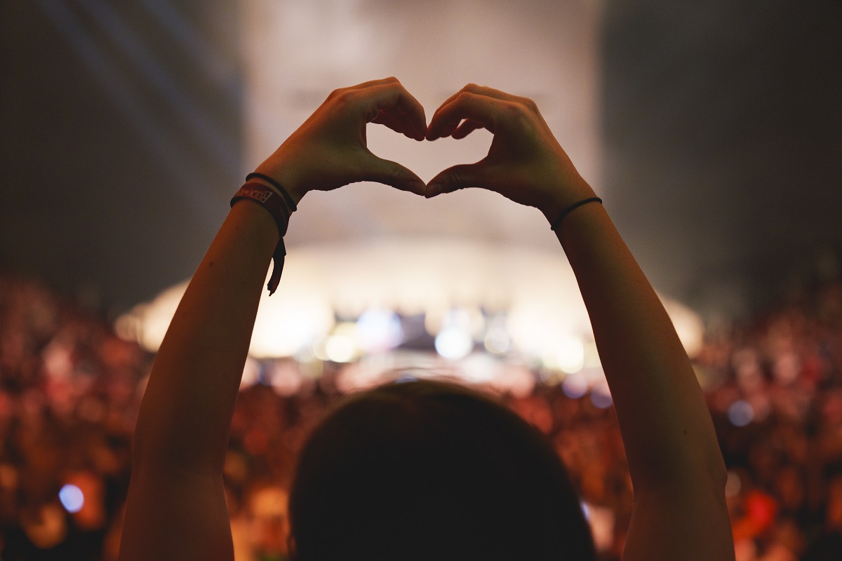 RoyalAlbertHall's tweet photo. Happy Valentine's Day 💖 

Here's to the love of live music. #BetterIRL https://t.co/YXWmPFooOb