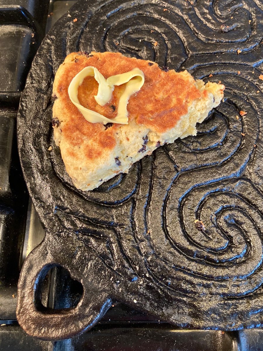 MFitzoliver's tweet photo. The Limited Edition hand-crafted #CelticGriddle 💫for #lovers of beautiful food🥰 Great for #Boxty too😁#ValentinesDay this year and through the generations as it’s a beautiful #HeirloomInTheMaking https://t.co/t8mmqWcOJm