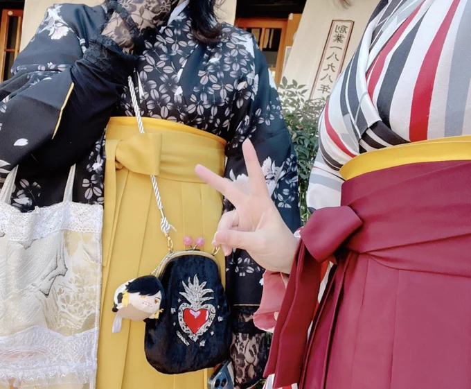 小江戸で袴レンタルして遊んできたー!かのぴちゃんが綺麗に写真撮ってくれたので、実写すまんがせっかく髪もセットしてもらって袴も着たから見てリボンとか普段付けんから楽しかったかわいい 