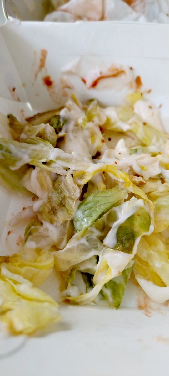 MeaganB87's tweet photo. This lettuce is so brown I thought it was caramelized onions on my burger. Really disgusting @McDonalds_SA! https://t.co/E8gYKeds2y