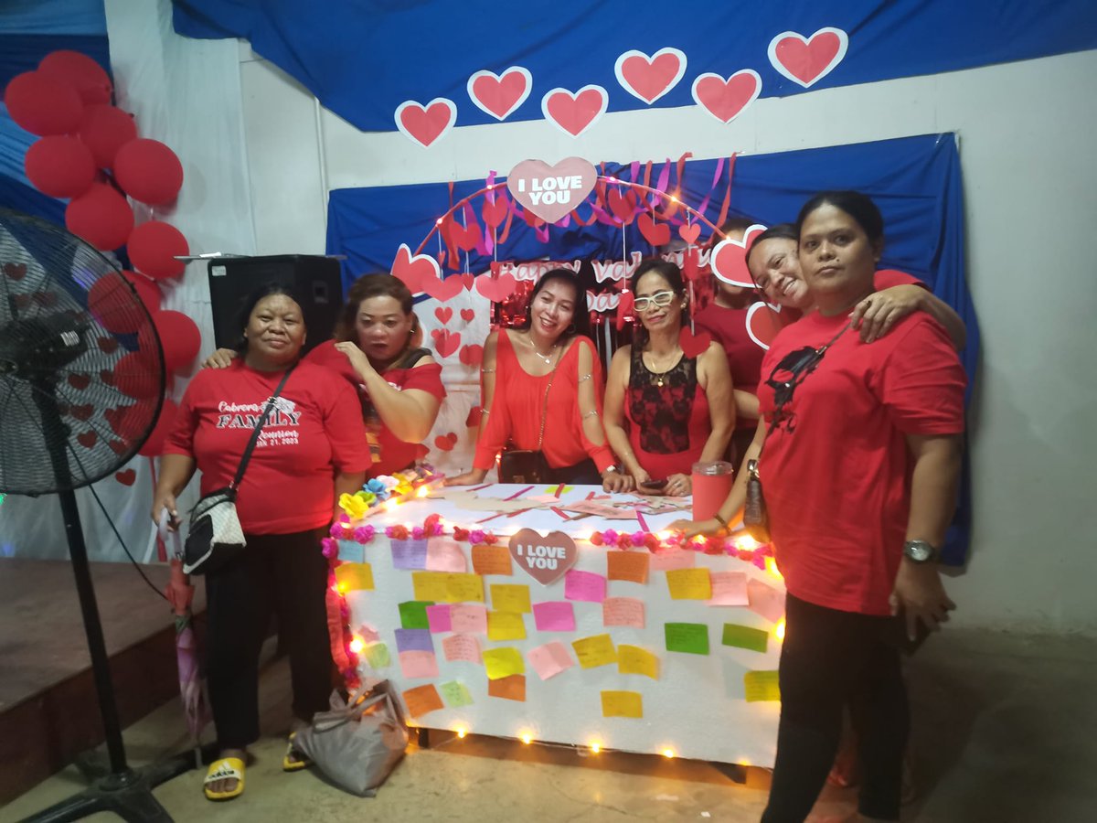 MercyinActionUK's tweet photo. Happy Valentine's Day! Helping our mum's feel the love for everything they do. #ValentinesDay #FeeltheLove #Philippines #MercyinAction #Love https://t.co/leR0P7Dqkn