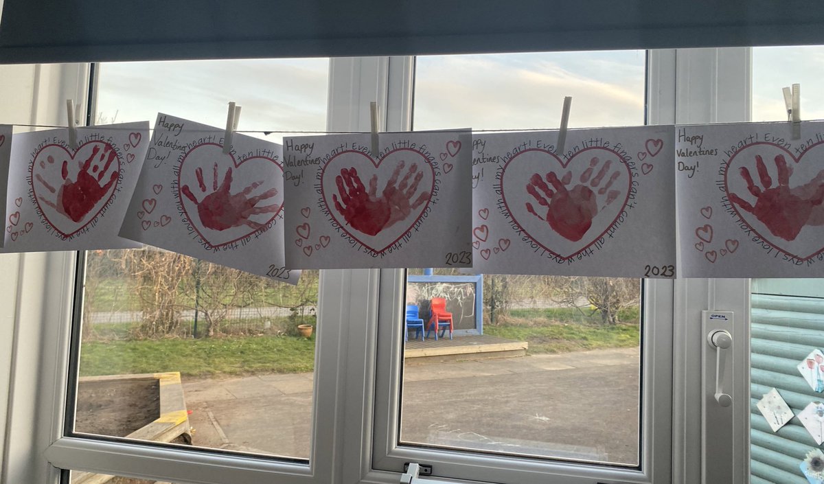EYFSwestfield's tweet photo. Happy Valentine’s Day! ❤️
The children loved creating their valentines pictures in nursery. They used their hand eye coordination and enjoyed colour mixing to make different shades of pink. #eyfs #ValentineDay #finemotor #creativity #ambition https://t.co/glup4TAIxk