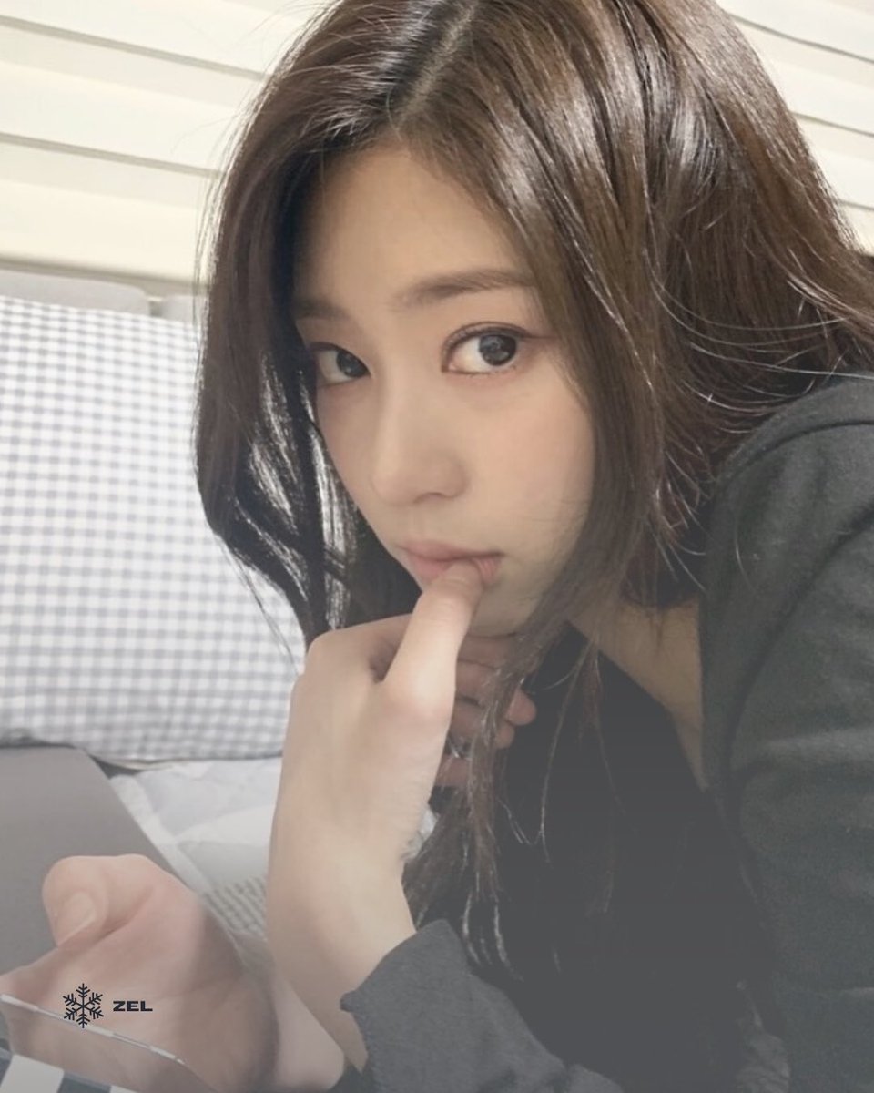 qiyatos's tweet photo. ㅤ 

         ゼル ❅ posted an update. 
         ⌕ location disabled. 
         2023 / 02 / 14   ❆   tuesday

—— “ happy valentines day everyone! ganda ng valentine ko pero akin lang po siya bawal agawin. ”

ㅤ https://t.co/cm1DZnvW4w