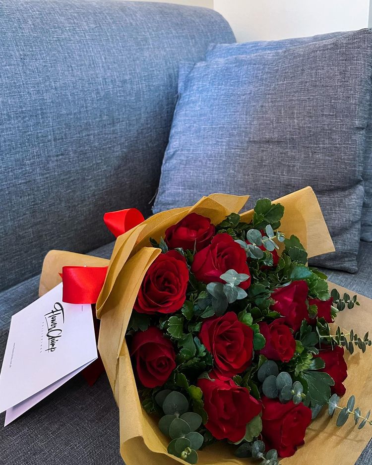 Jessica53617071's tweet photo. Happy valentines day to all of you 💋❣️🥀🥀 https://t.co/BPNvnjAyhG