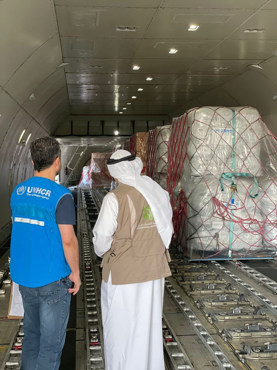 Together with our partner @IHC_UAE, #UNHCR is delivering timely and life-saving assistance to meet the tremendous and growing needs of those impacted by the devastating earthquakes.

Airlifts include emergency relief items such as tents and high-thermal blankets. #Humanity