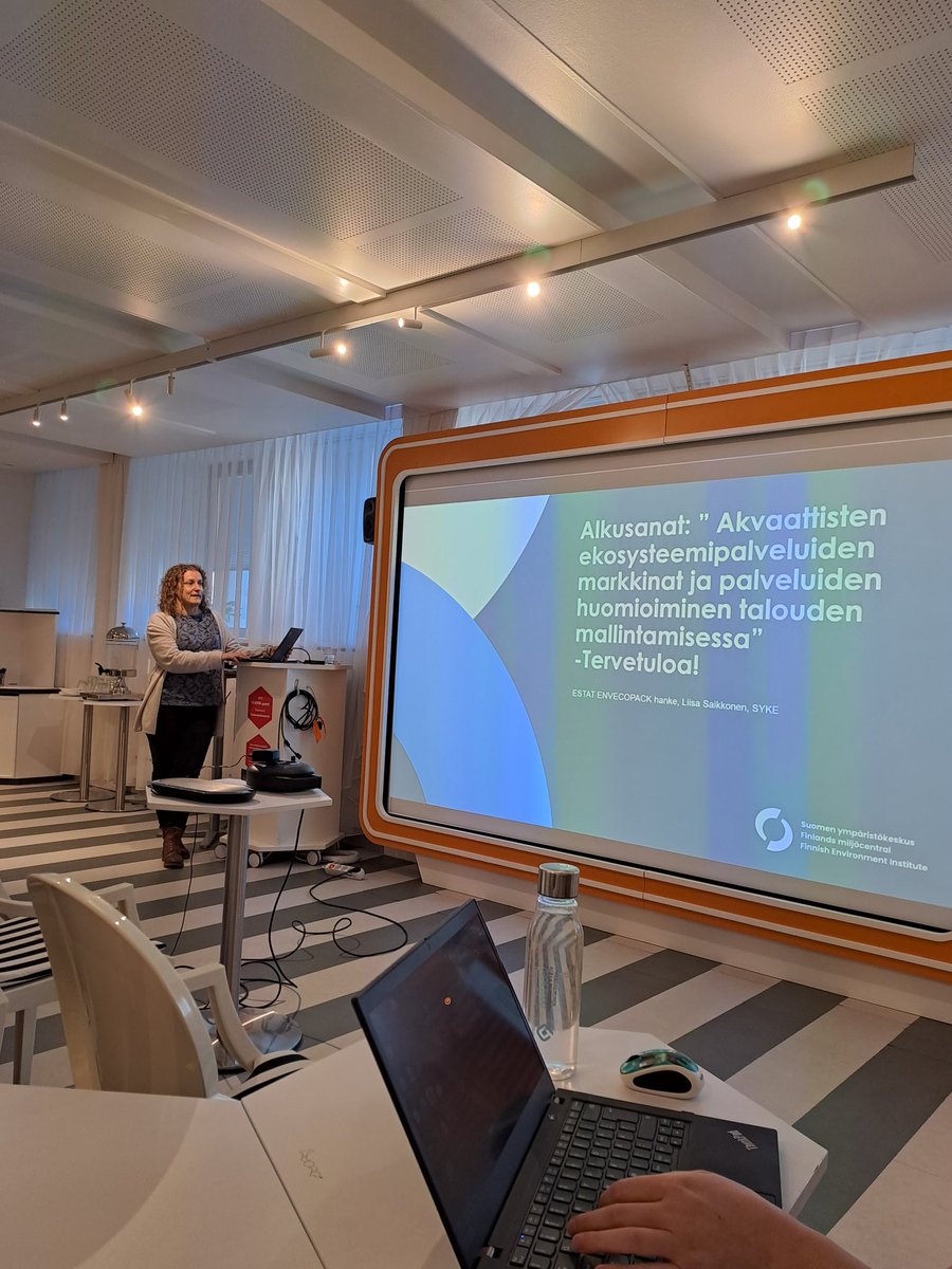 <a href="/nenokkias/">Liisa Saikkonen</a> <a href="/SYKEinfo/">Suomen ympäristökeskus</a> avaamassa #ekosysteemitilinpito työpajaa! #EconomicsOfBiodiversity