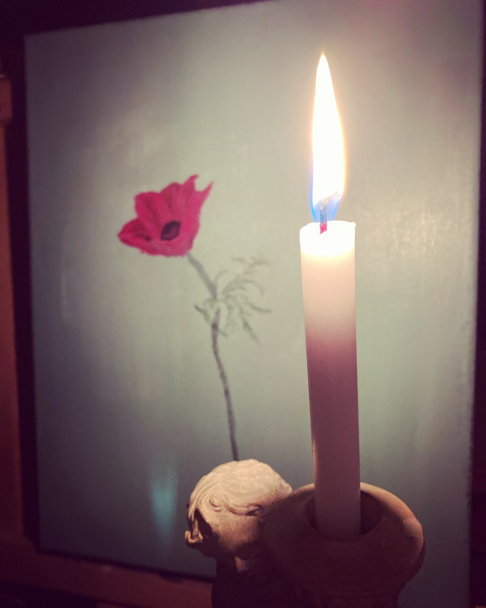 本日、ワタシの部屋だけ停電です🥲
でもロウソク点けると何だかワクワクします