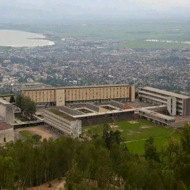 IrisNews_'s tweet photo. The video clip mighty director John Elarts has turned Campus Kiriri into his fetish place having shot there, clips of #Rwanda-n artists like @junokizigenza , @yagoforeal , #Bwiza and #Burundi-ans like @RVoiceBdi and #VictoriousTeam... https://t.co/6SfQ0fAiQW