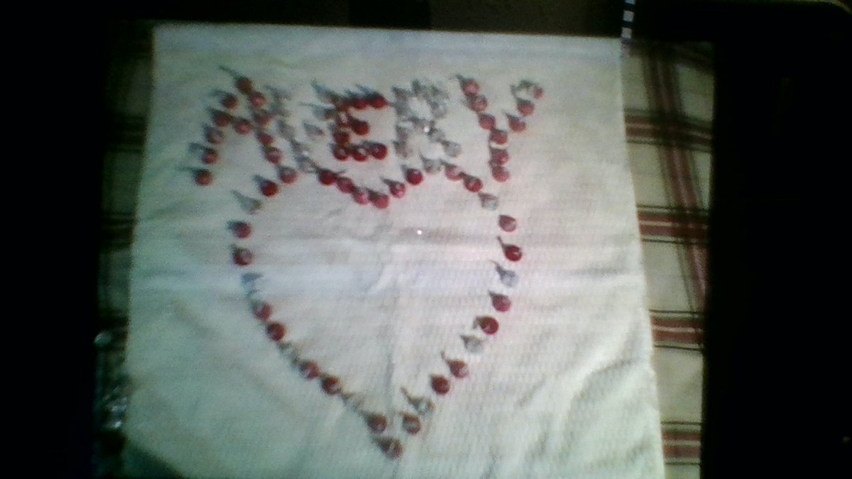 Timothy78011210's tweet photo. Happy Valentine's Day to my sweet heart from the PSC  !!!!!!!😘🥰🥰😘😍🥰😘 , thats made outta of hershey's kisses https://t.co/aIT023bfWb