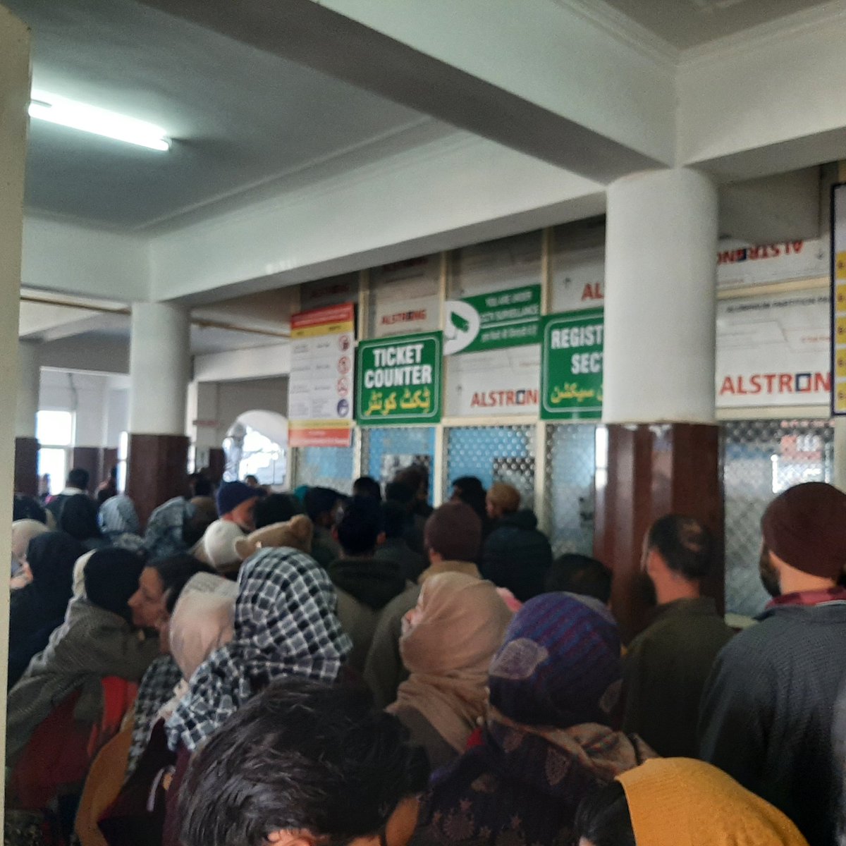AijazAasif's tweet photo. This is not any rally ,it is ticket counter @dhshopian . Patients ate losing half of their day in ticket collection .@HealthMedicalE1 @DHSKashmir @dmshopian Pl intervene for promt support for patient convenience. @Informationspn @shopiankmr https://t.co/vKHoQqU4jm