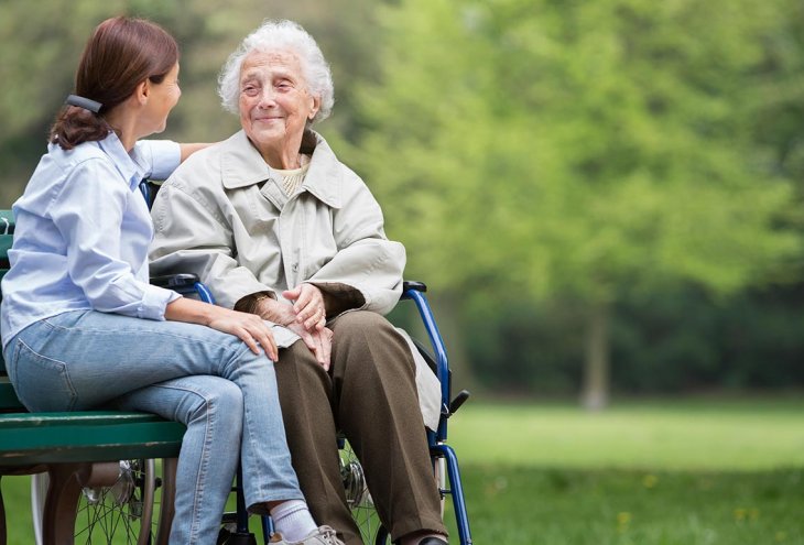 En résidence ou à la maison, deux cohabitations intergénérationnelles: 

solidarum.org/vivre-ensemble…

#seniors #silvereco #ess #habitatsolidaire #habitatintergenerationnel #cohabitationintergenerationnelle #bienvieillir #parcoursseniors #solidaritesociale