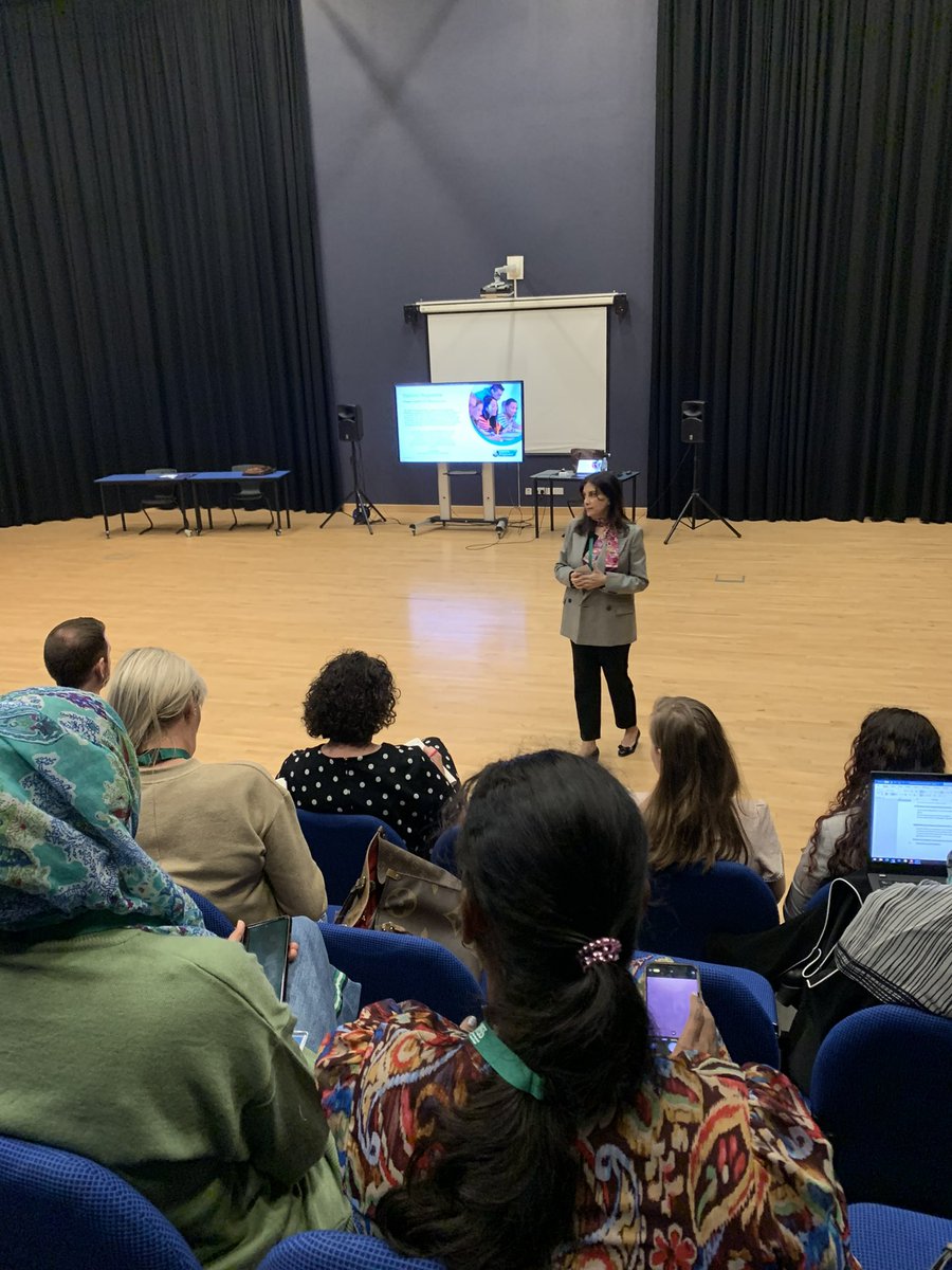 HaifJordan's tweet photo. Happening now an @iborganization orientation event in #Sharjah #UAE @dinafkhalaf explaining the great benefits of becoming an #IBWS & the positive #impact it has on the future of #students. Thank you Victoria International School of Sharjah for ur gracious hosting https://t.co/rAe5YJXJqM