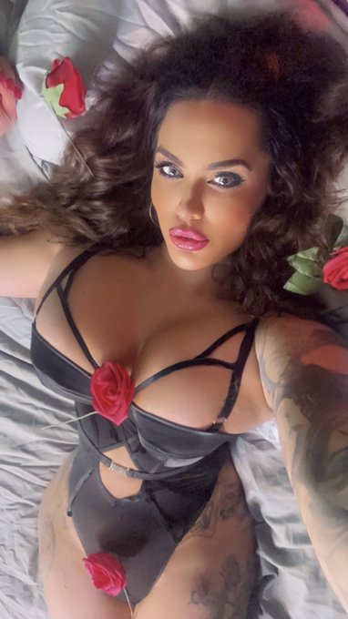 Happy Valentine&rsquo;s Day ❤️😍I&rsquo;m live on @BabestationTV &amp; @BabestationCams  pin 828 give me a call 📱 ☎️ https://t<a class="tags" href="/tag/babestationtv">@babestationtv</a><a href="/tag/hearteyes"class="tags"><span>#hearteyes</span></a>