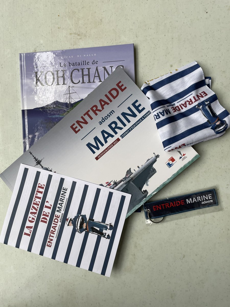 #bonneaction #solidarité Pourquoi pas plus souvent? 3 petits cadeaux à faire à mes enfants… J’ai changé ma façon d’acheter en prenant une BD, un livre et tour de cou de sport chez <a href="/EntraideMarine/">Entraide Marine-Adosm</a> venant en aide aux blessés et orphelins de la <a href="/MarineNationale/">Marine nationale</a>. Pourquoi pas vous?