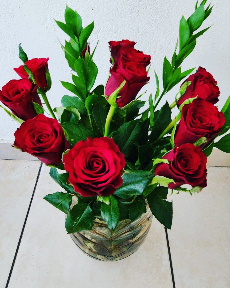 Gorgeous roses from the life partner 😁🥰 #ValentinesDay2023