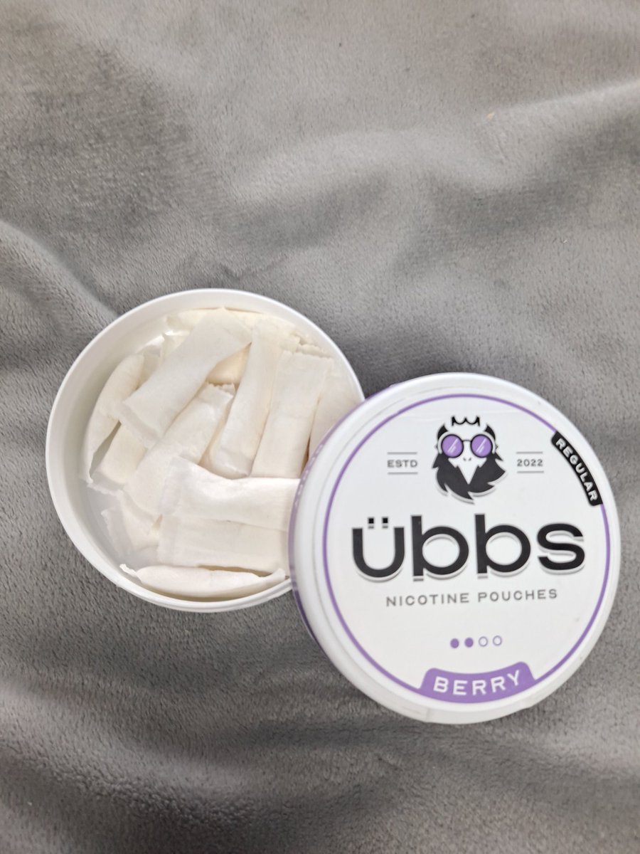 CHASEJLONDON's tweet photo. GETTING ME THROUGH THE WEEK
#ubbs Berry Pouches
Say hello to Übbs – nicotine pouches that fit perfectly under your lip for a slow, discreet and pleasant release of your favourite flavours, minus the tobacco.
#stopsmoking #givingup #nosmokingproducts #nicotinepounches #london https://t.co/36HIiuU7Fv