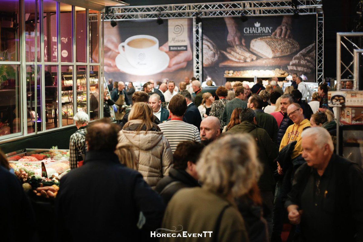 We kunnen terug kijken op een zeer geslaagde eerste beursdag. Vandaag weer vol gas in WTC Expo voor dag 2. Wie mogen we vandaag begroeten voor een dag vol horecabeleving? De beurs opent om 11.00 #horecaevent